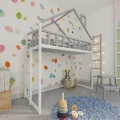 Łóżko domek na antresoli z drabinką z boku - Biało-szare